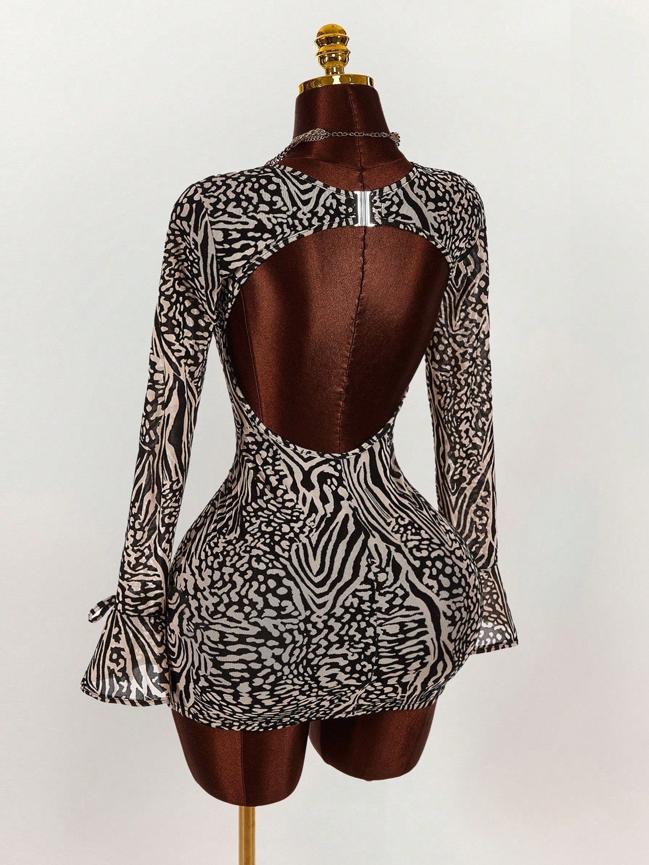 Contrast Color Round Neck Elegant Flare Sleeve Slim Fit Backless Dress