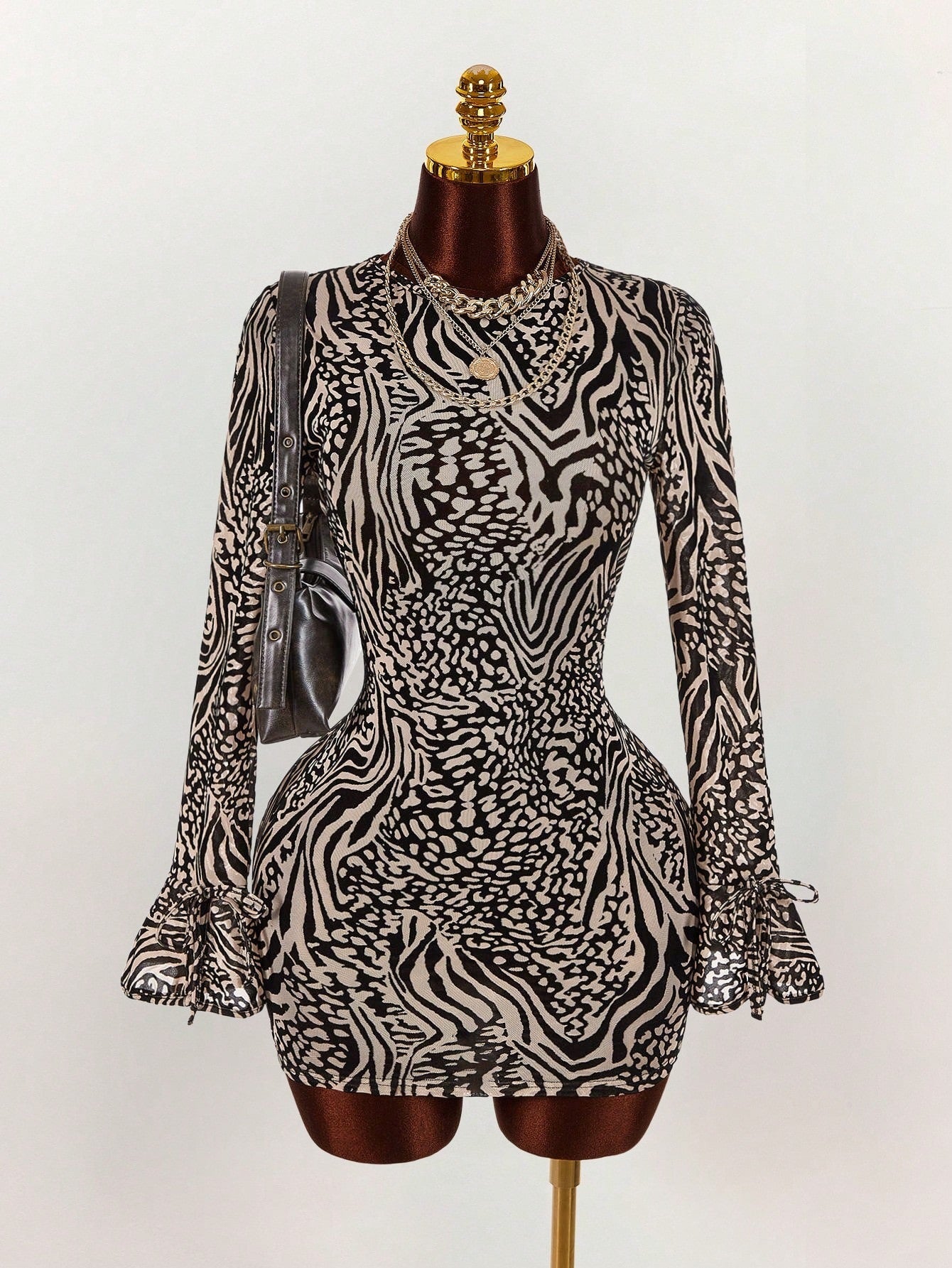 Contrast Color Round Neck Elegant Flare Sleeve Slim Fit Backless Dress